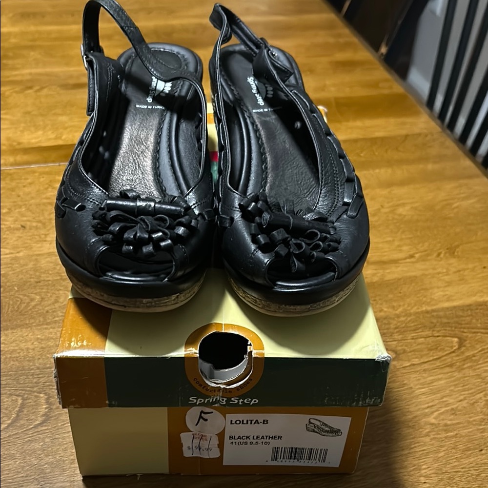 9.5/10 (41) Spring Step Women's Black Leather Shoes